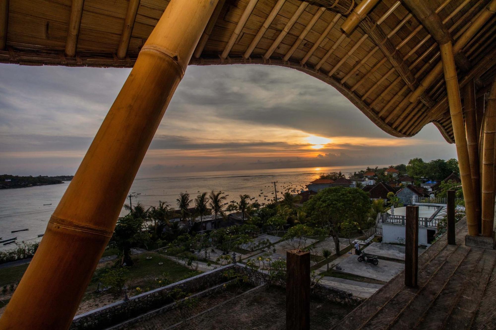 Nusa View - Oceanfront Rentals Lembongan Eksteriør billede